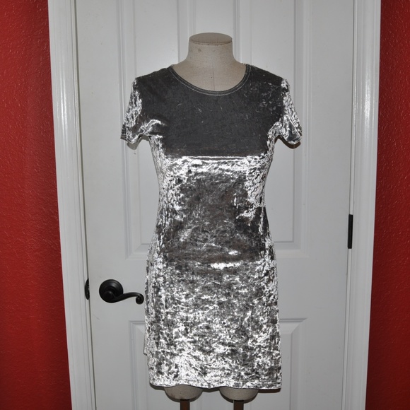 Vintage Dresses & Skirts - VINTAGE Crushed Velvet Short Sleeve Shift Dress D6